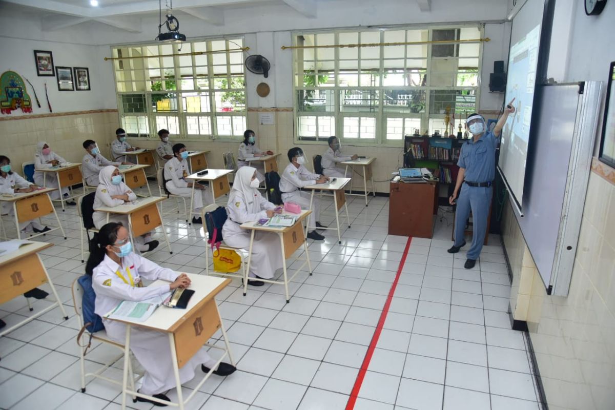 Pengawasan siswa saat sekolah tatap muka di Surabaya diminta diperketat