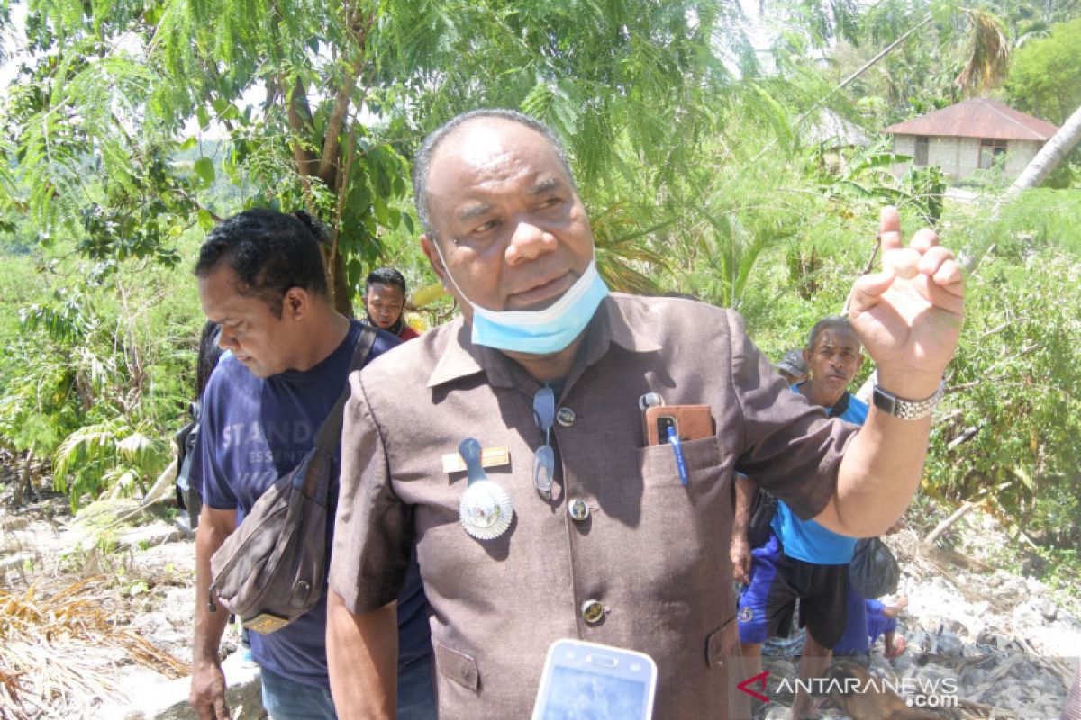 Longsor di Tunbaun Kupang masih terus bergerak