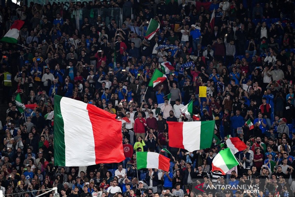 Mulai 1 Mei 2021, Italia akan izinkan 1.000 penonton masuk stadion