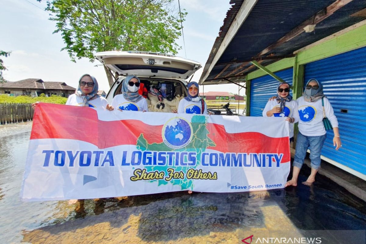 Srikandi TLC sambangi warga terdampak banjir untuk salurkan bantuan