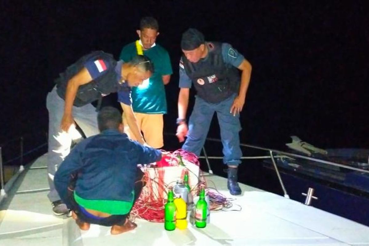 Five fishermen arrested for blast fishing in Komodo National Park