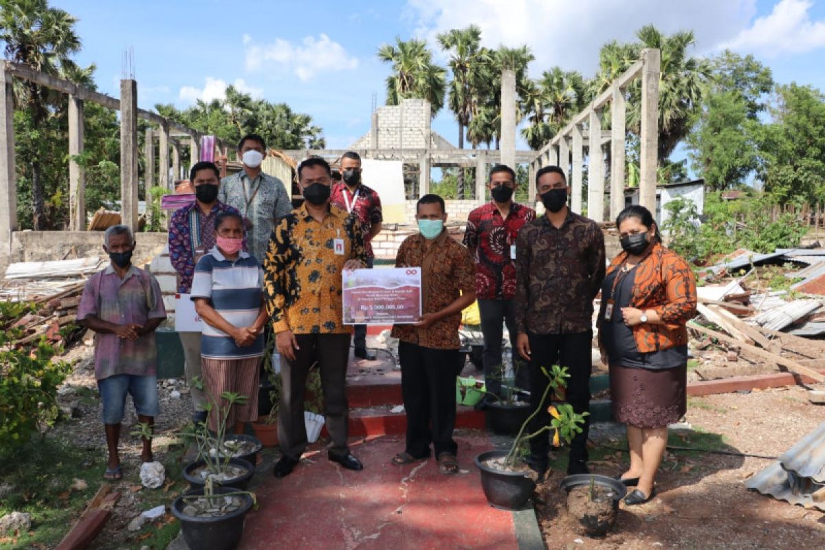 OJK bantu perbaikan rumah ibadah rusak akibat badai Seroja