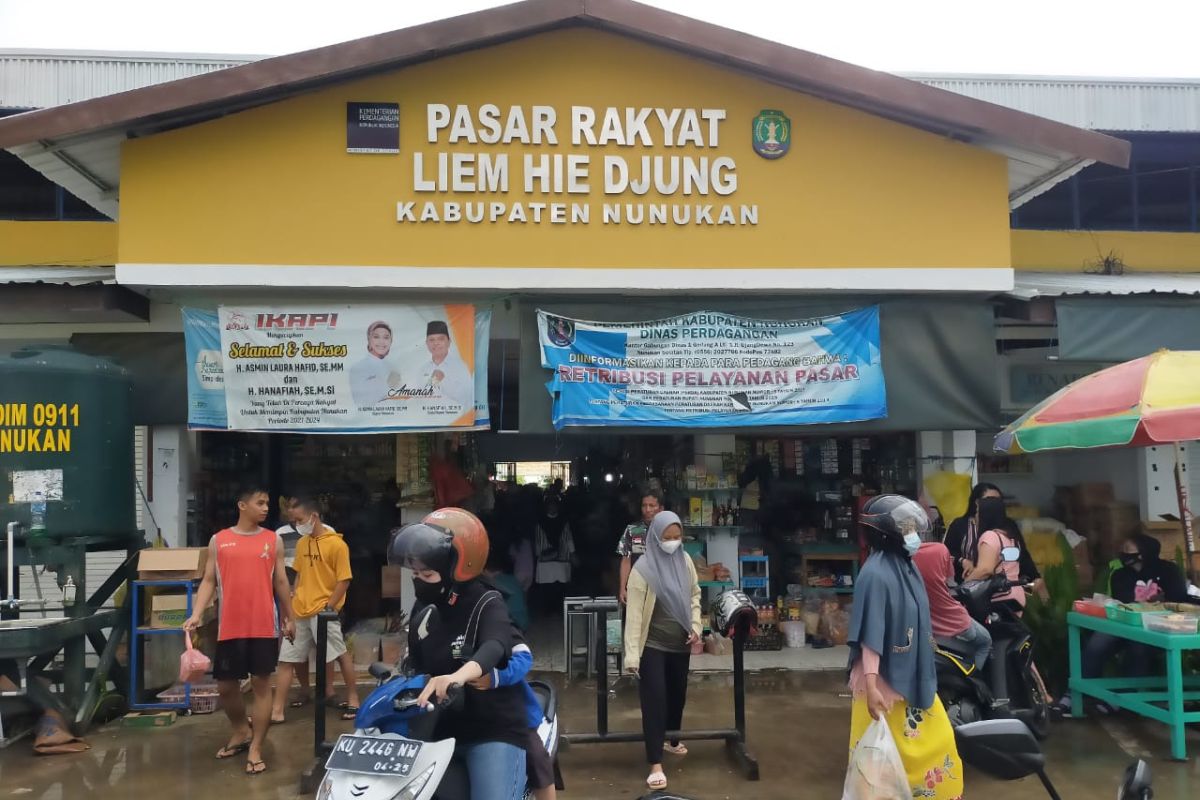 Masyarakat perbatasan di Nunukan padati pasar jelang berbuka puasa