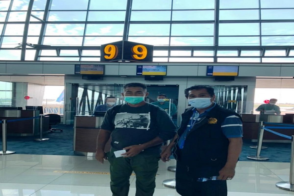 Imigrasi Mamuju deportasi seorang warga Malaysia karena "overstay"