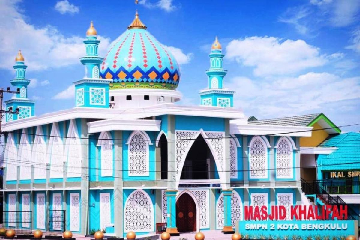 Pengusaha Maya Miranda bangun masjid megah di kampung halaman