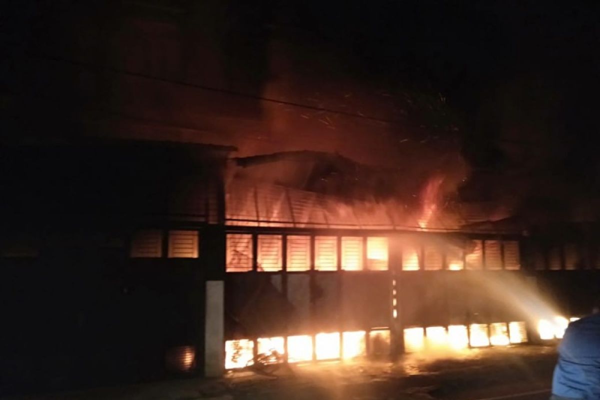 Lima ruko di Medan terbakar, satu orang tewas