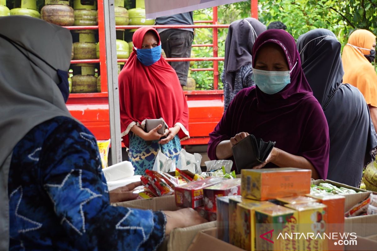 Kadisdag HSS : Pasar murah berikan layanan keterjangkauan harga bahan pokok