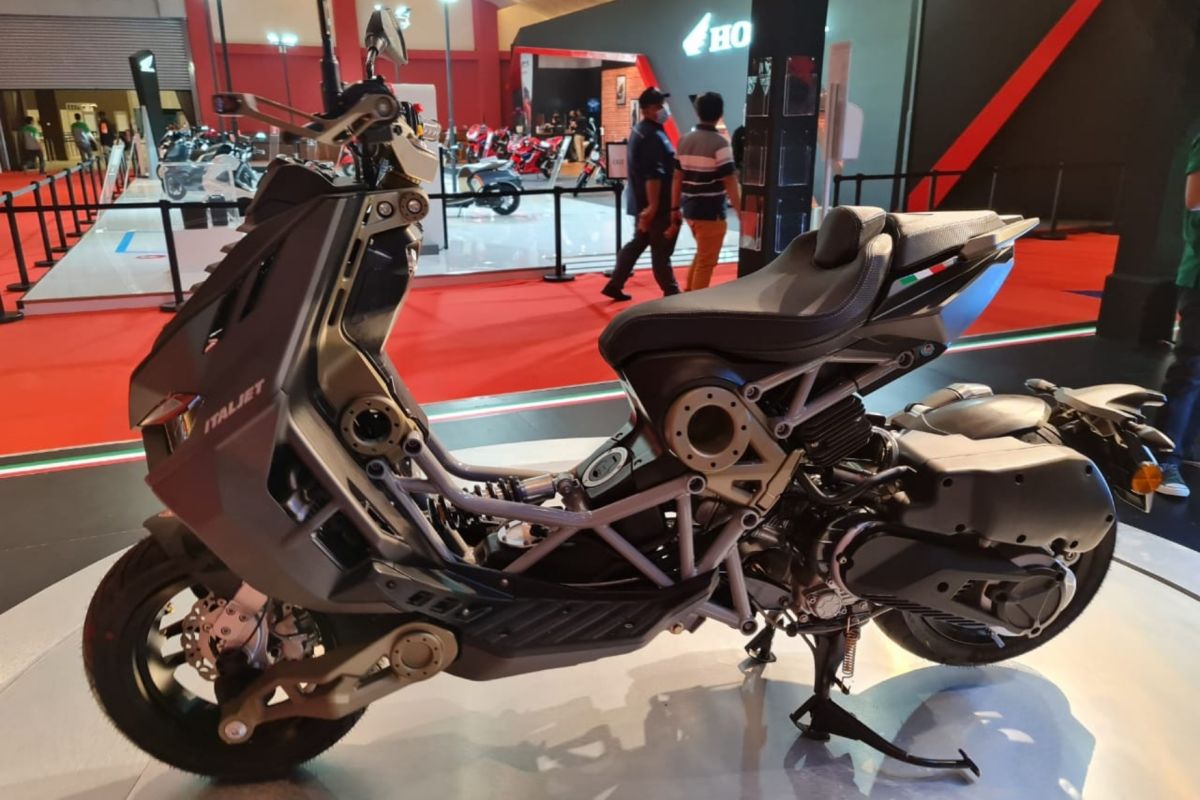 Italjet Dragster diperkenalkan di ajang IIMS Hybrid 2021