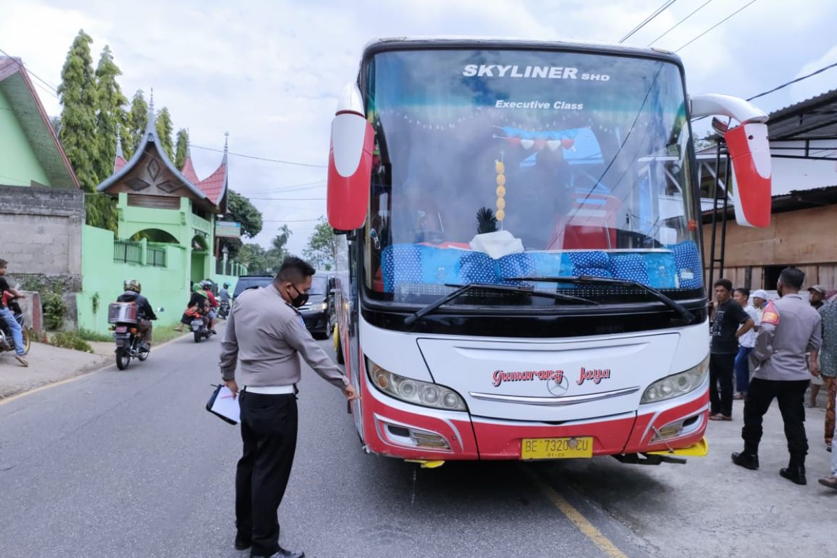 Kecelakaan Bus Gumarang Jaya tewaskan tiga siswa SD