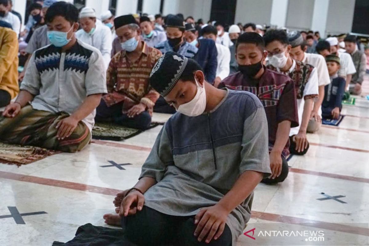 Pengawas Prokes COVID-19 di Masjid Bangka Selatan Dapat Insentif