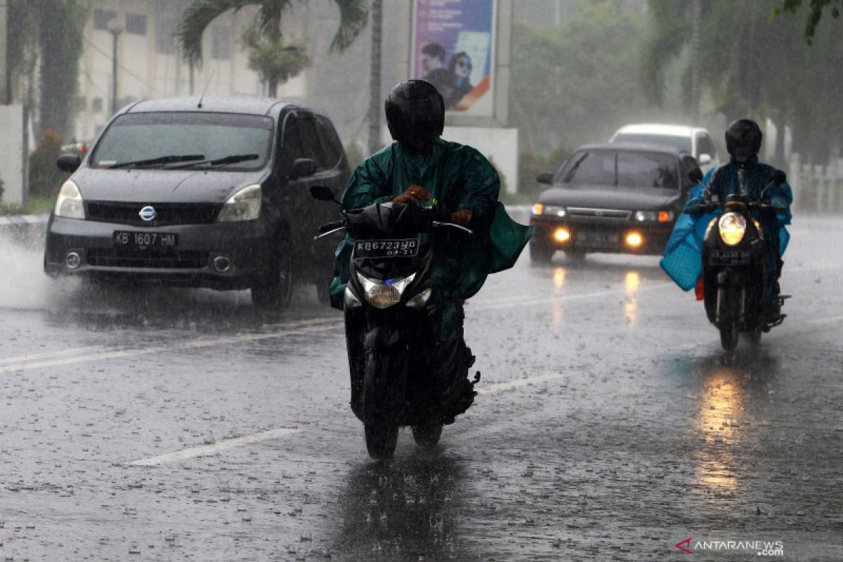 BMKG perkirakan mayoritas daerah diguyur hujan dengan intensitaa bervariasi