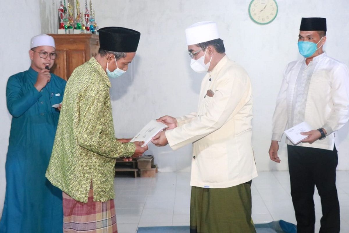 Bupati gelar safari ramadhan dan bagikan ATM kepada imam mesjid