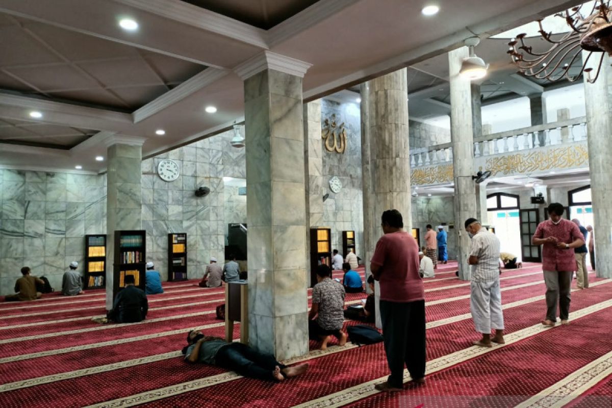 Masjid di Jambi izinkan jamaah beribadah itikaf dengan taat prokes