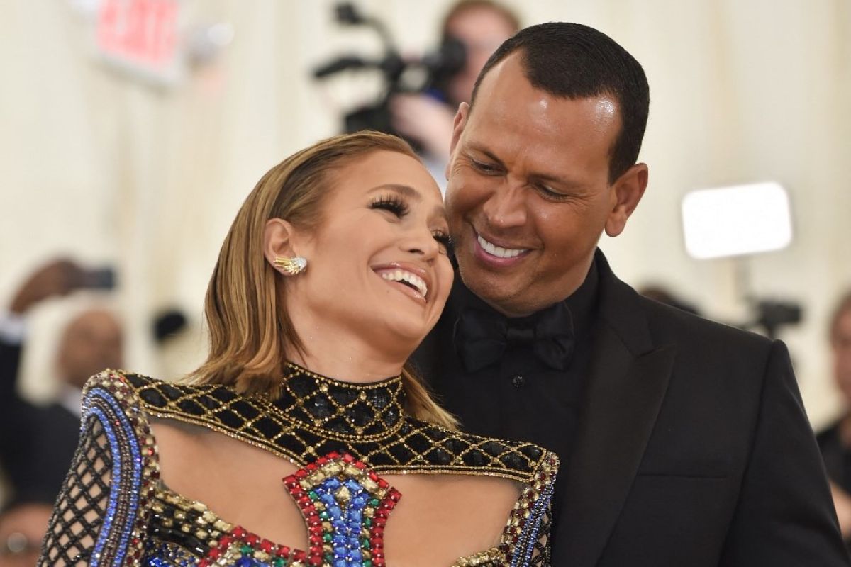 Jennifer Lopez dan Alex Rodriguez putus, "lebih baik sebagai teman"