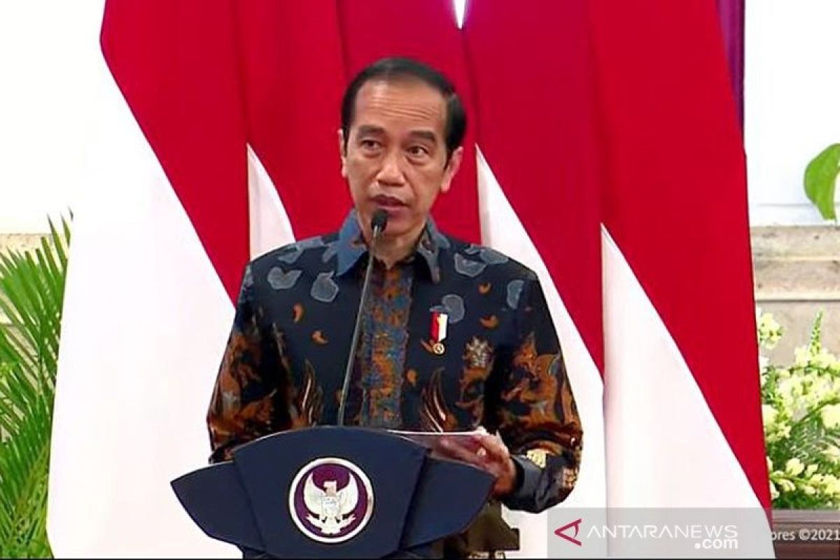 Jokowi perintahkan pencarian optimal kapal selam KRI Nanggala 402
