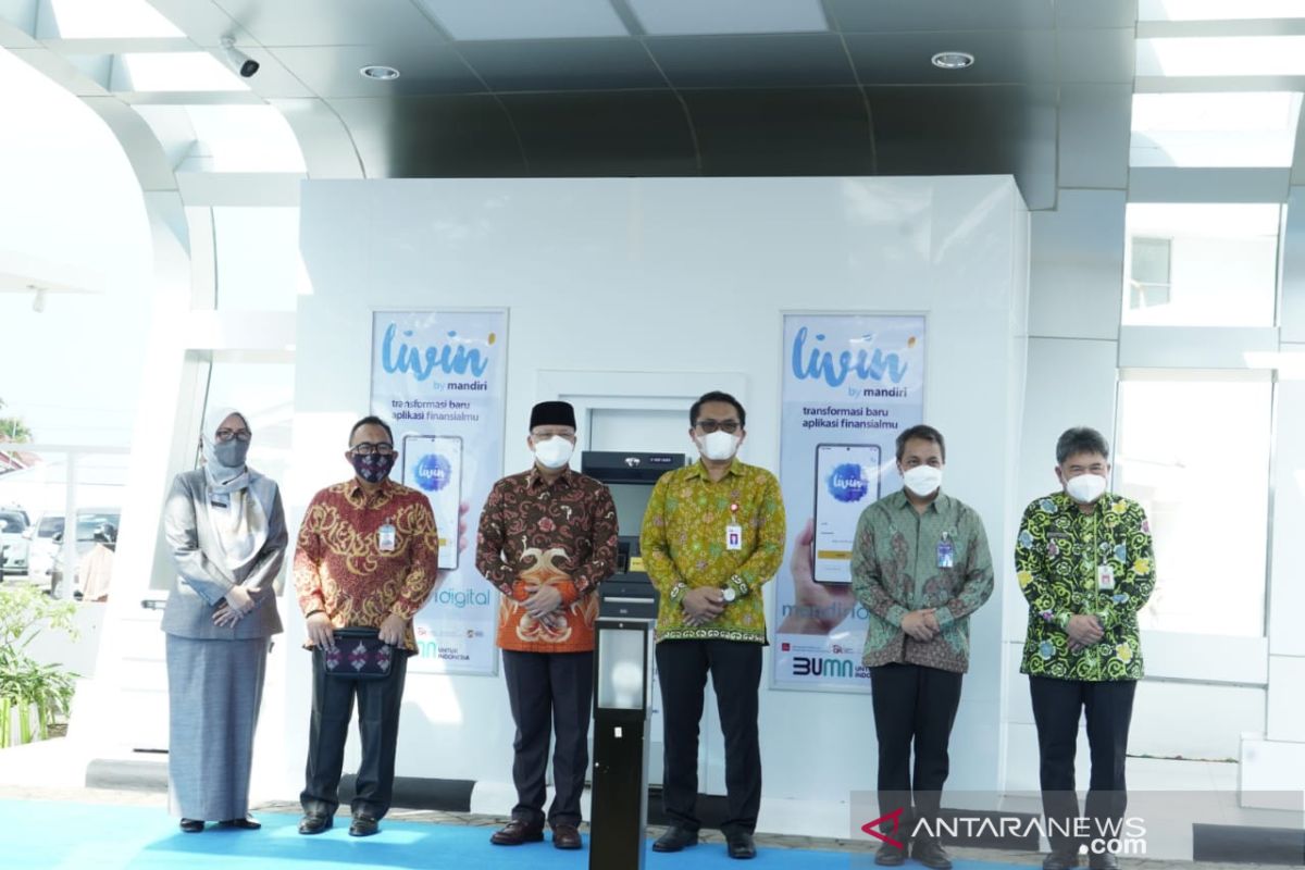 Bank Mandiri  bank pertama di Bengkulu berlakukan 