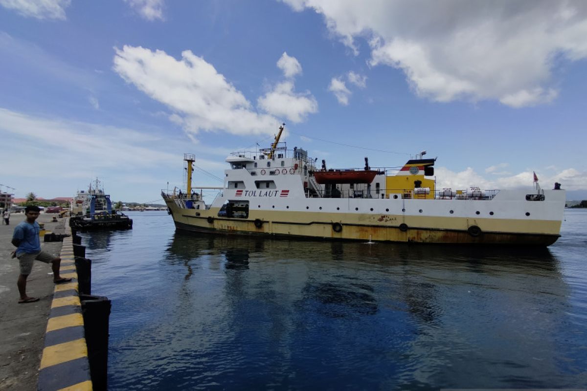 Fenomena alam "water spout" di perairan Manokwari gegerkan warga