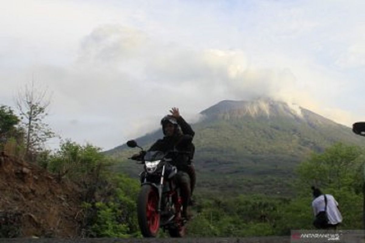 Gunung api Ili Lewotolok kembali erupsi mencapai 1.500 meter