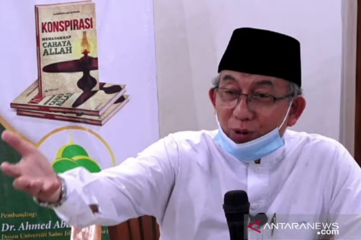 Yakhsyallah Mansur luncurkan buku 