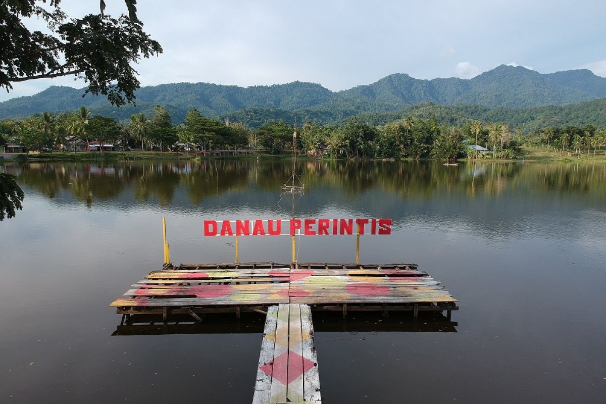 Danau Perintis jadi lokasi ngabuburit di Bone Bolango