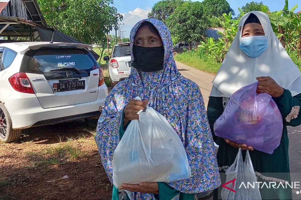 Warga Desa Raden senang Diskopdag gelar pasar murah