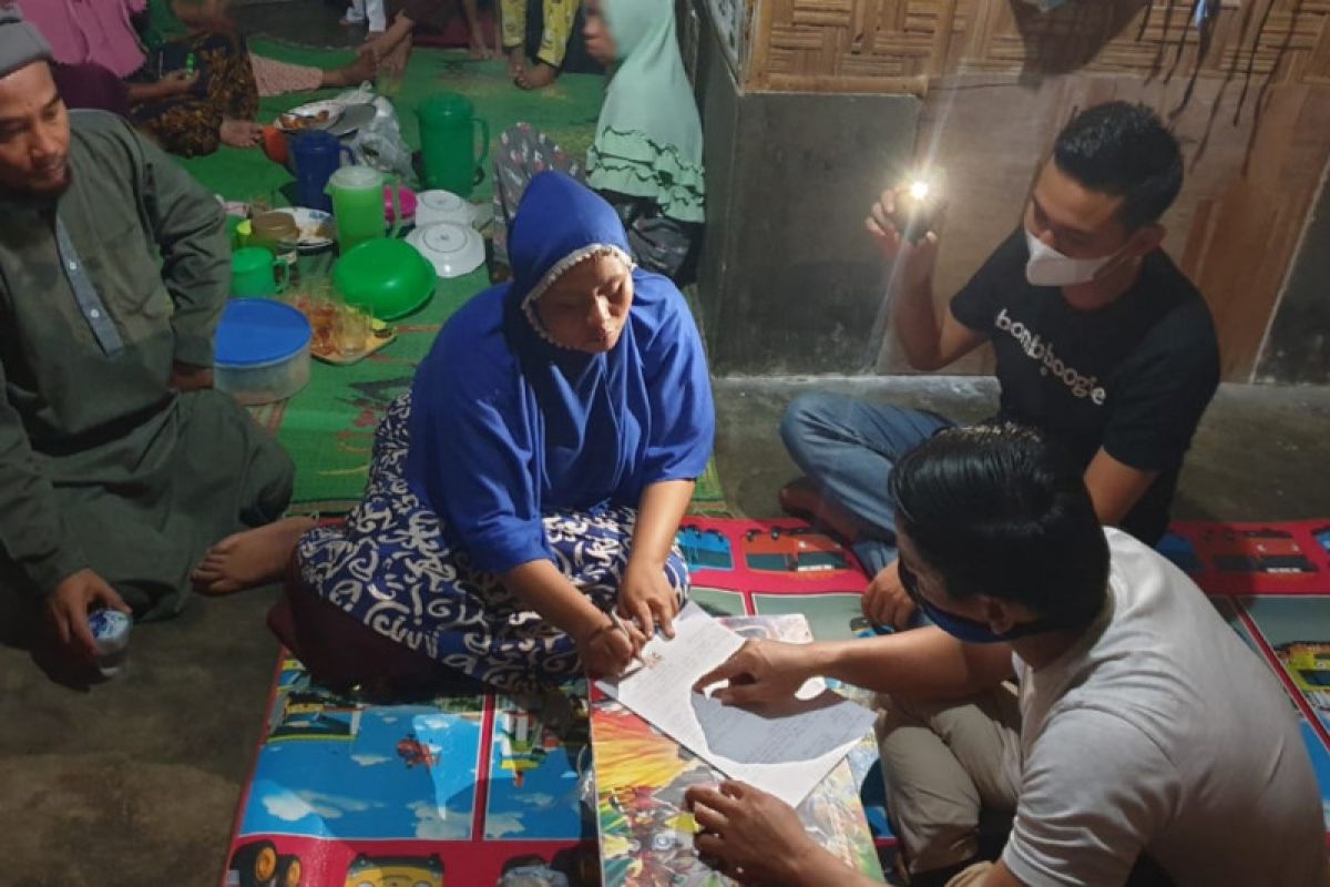 Lagi panen sawit, warga tewas tersengat listrik di Pangkalan Susu Langkat