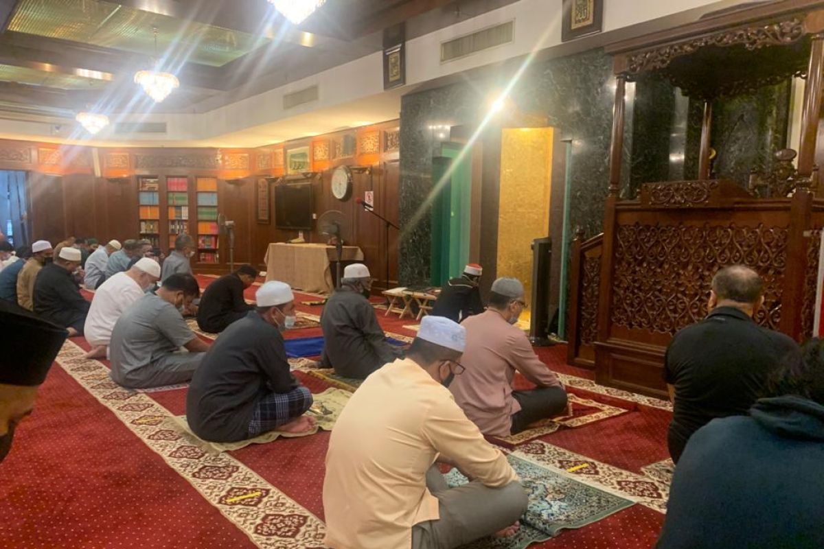 Shalat tarawih dengan SOP  ketat di Kuala Lumpur