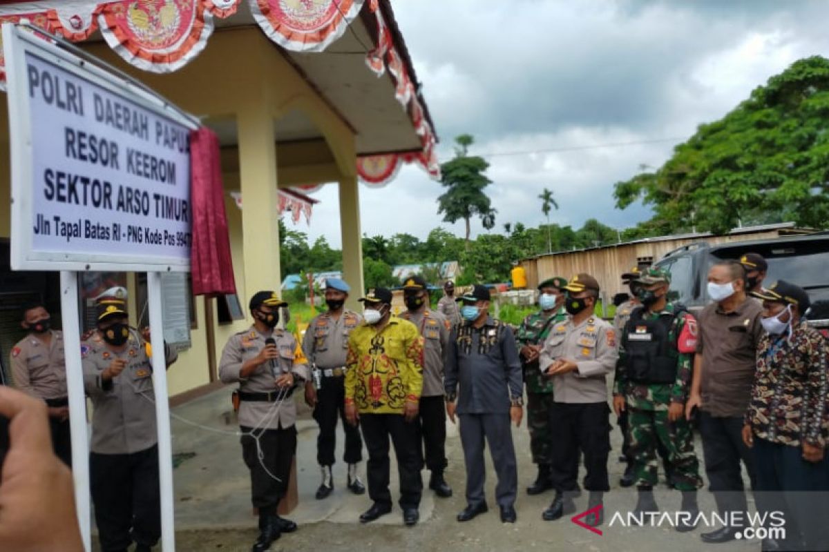 Satgas TNI Yonif Mekanis 512/QY hadiri peresmian Polsek Arso Timur