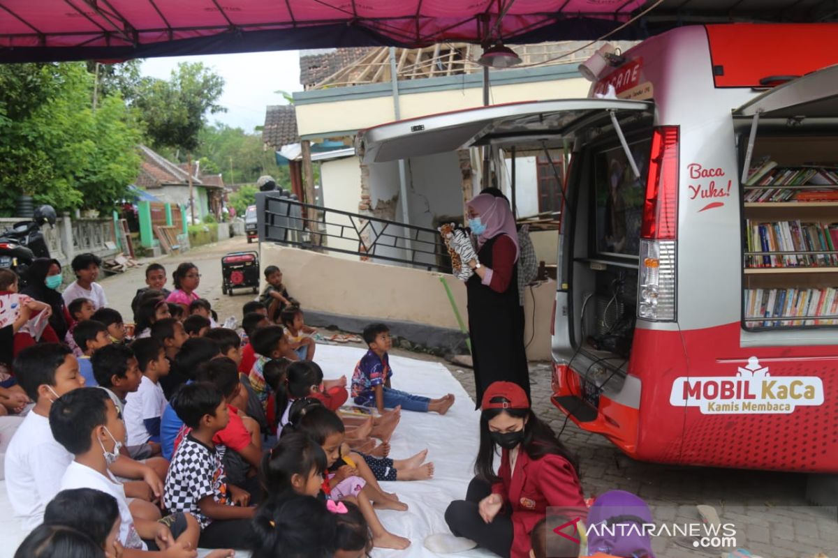 Tim Mobil KaCa UMM pulihkan trauma anak-anak korban gempa di Malang