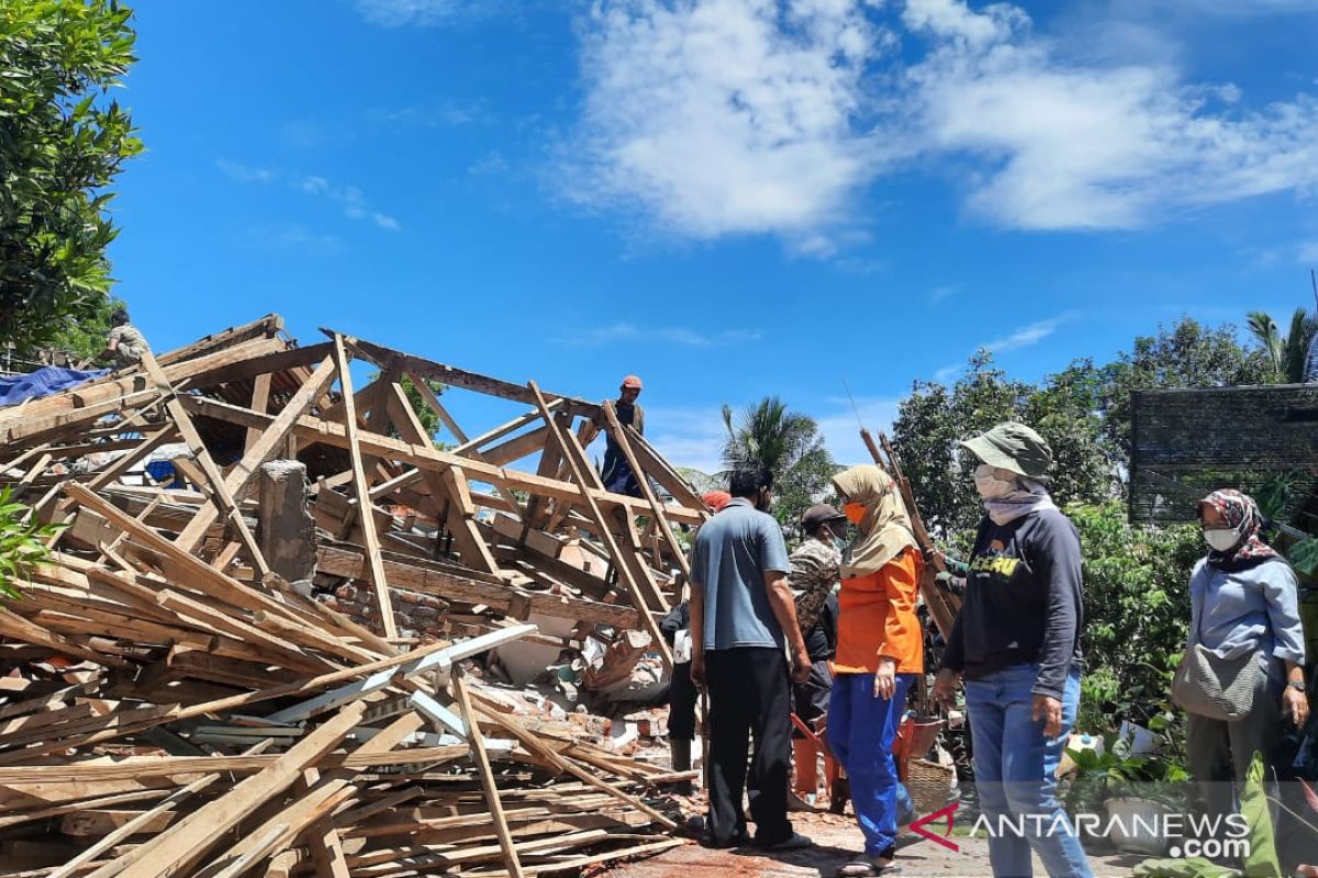 BPBD: 2.511 rumah di Lumajang rusak akibat gempa