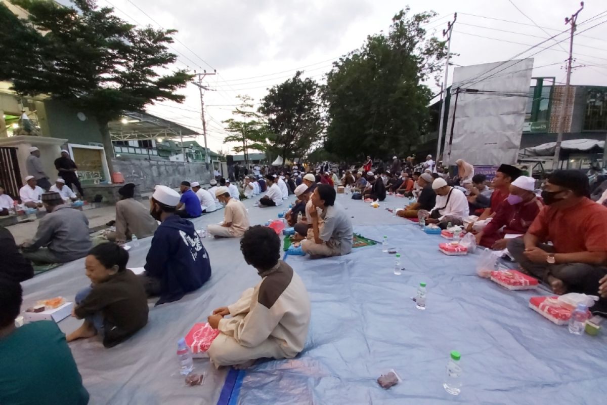 Alkhairaat kenalkan wisata religi di Kota Palu lewat buka puasa akbar
