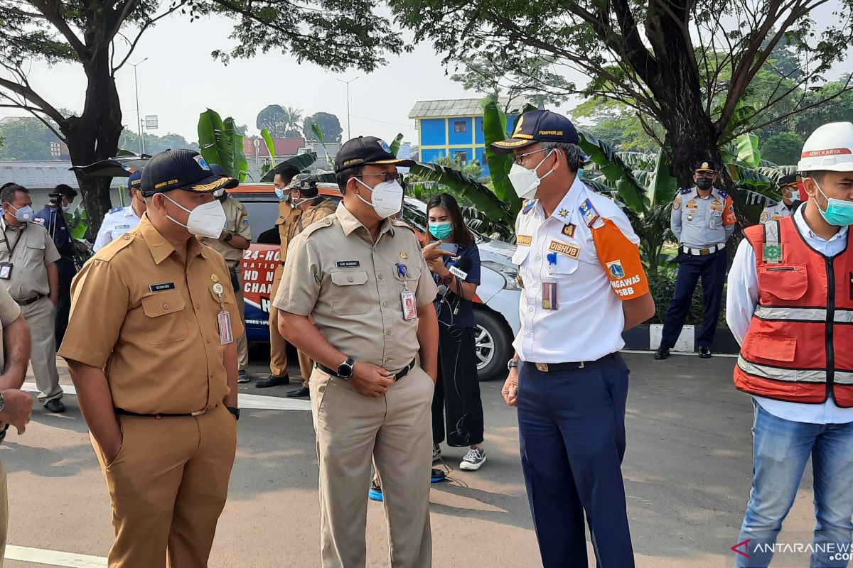 Flyover Cakung dilengkapi dengan jalur sepeda