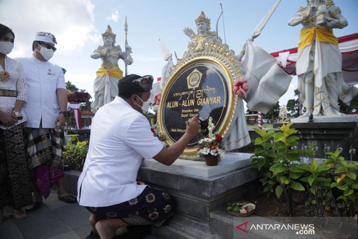 HUT ke-250 Gianyar, Bupati resmikan alun-alun kota