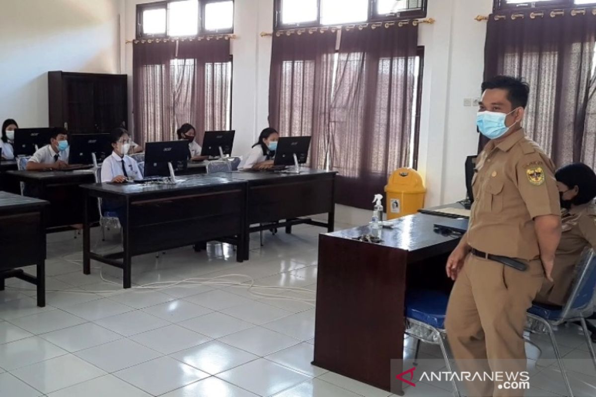 Ujian sekolah SMP di Gumas terapkan prokes secara ketat