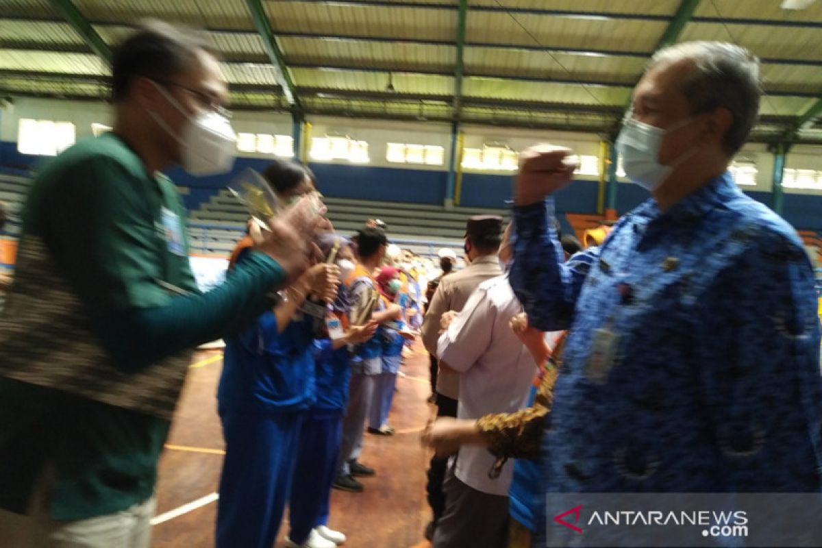 Bima Arya berikan penghargaan kepada pegawai RSL Kota Bogor