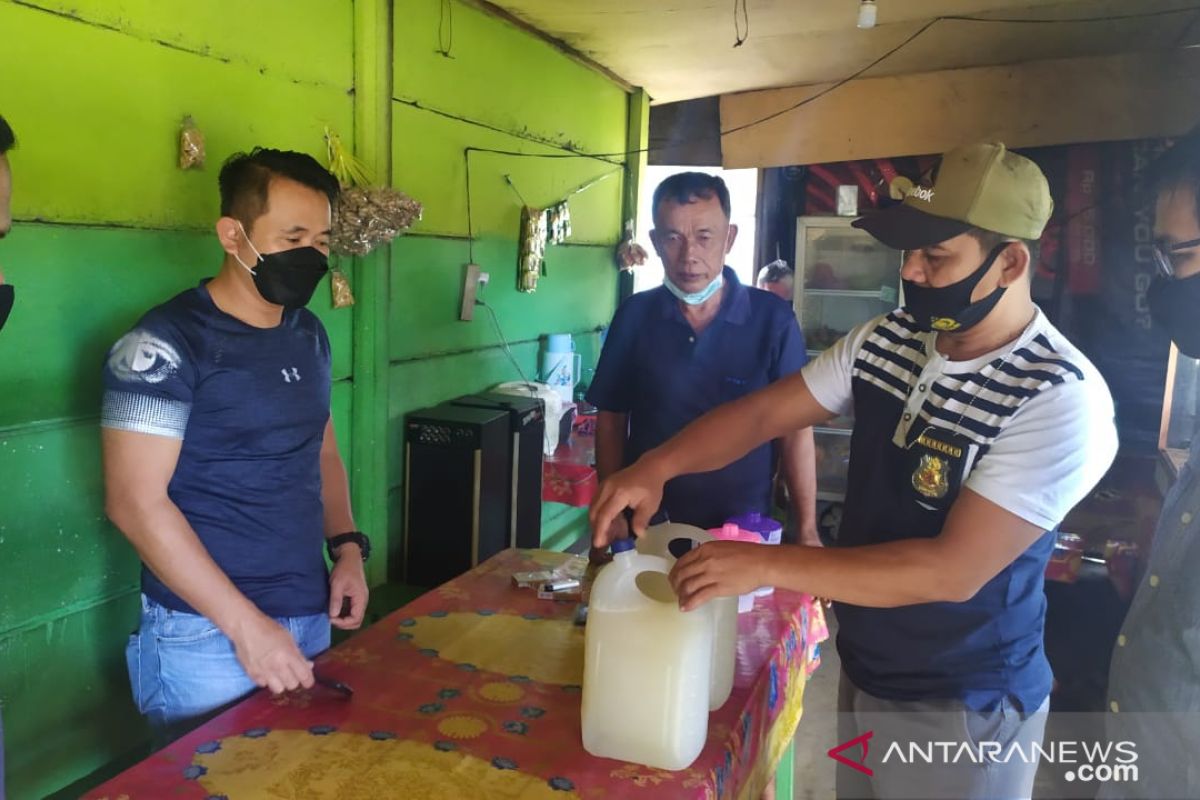 Tim Pekat Polda Jambi amankan enam juru parkir liar dan sisir penjual minuman keras