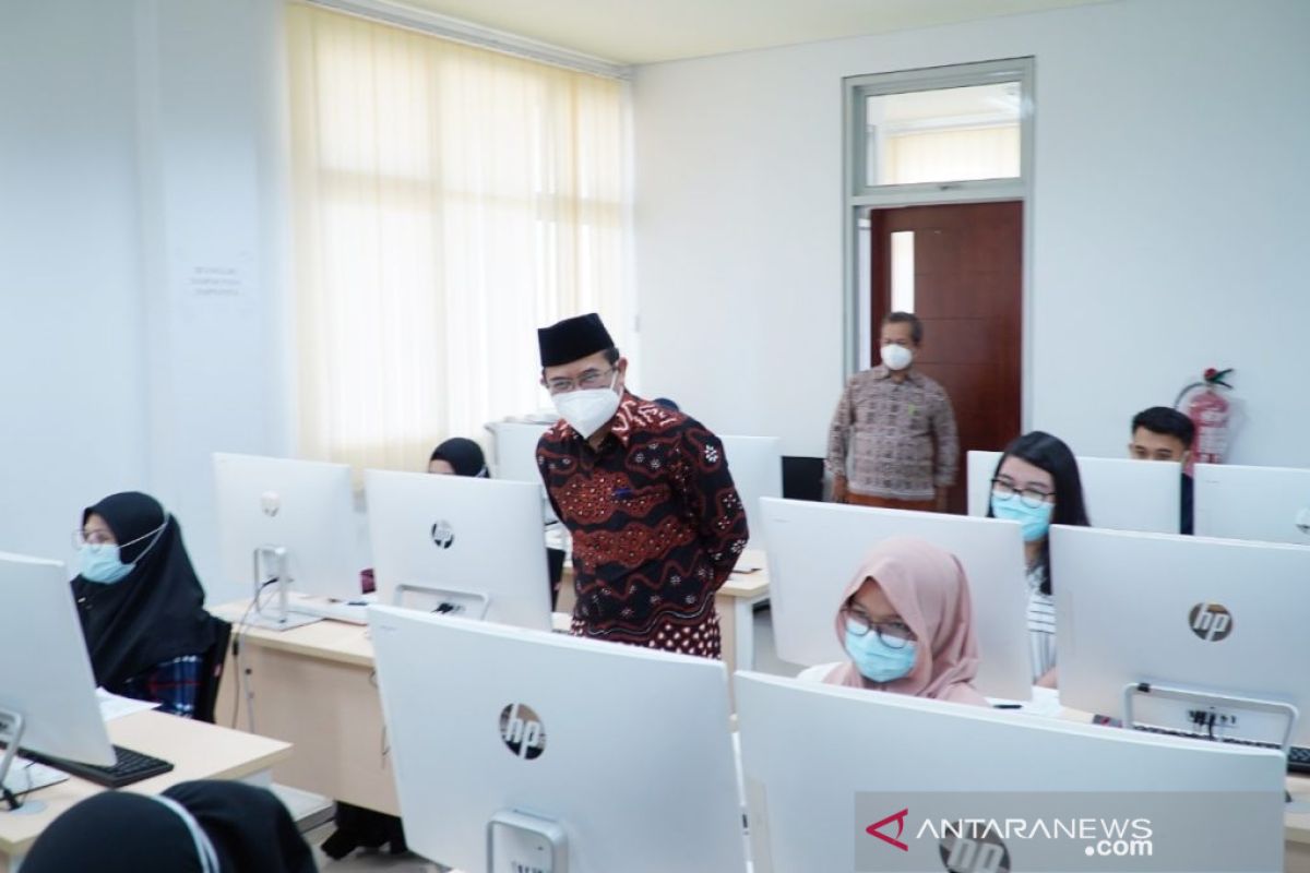 UTBK SBMPTN di ULM berjalan lancar dengan penerapan protokol kesehatan