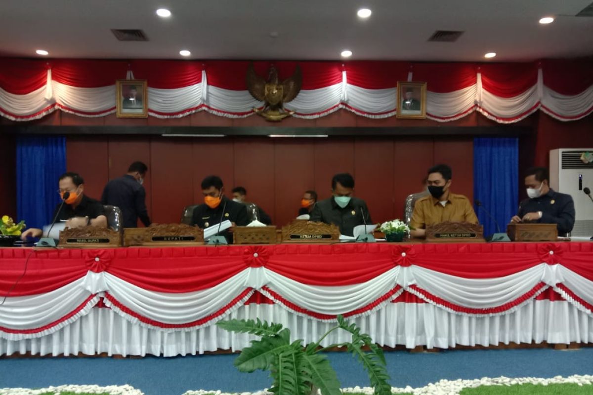 DPRD Belitung sayangkan banyak kepala OPD tidak menghadiri paripurna