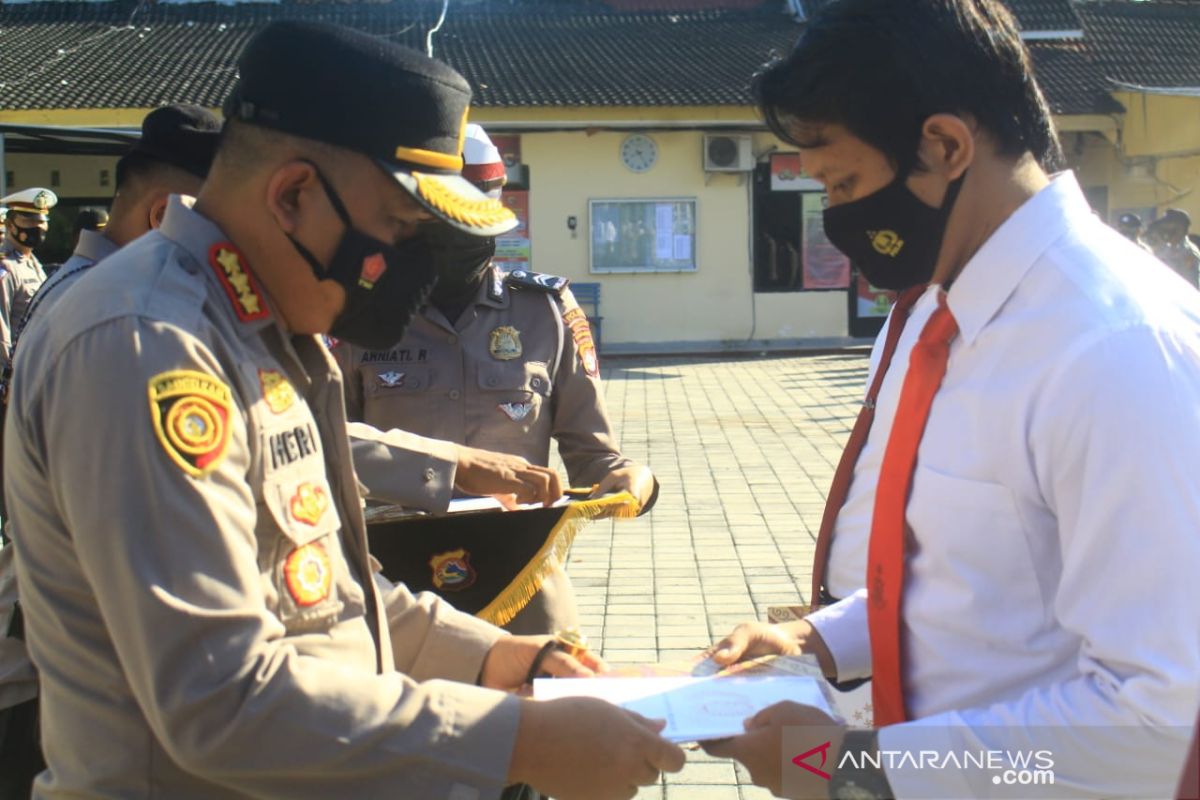 Kinerja cemerlang, tujuh anggota Satresnarkoba Polres Mataram terima penghargaan