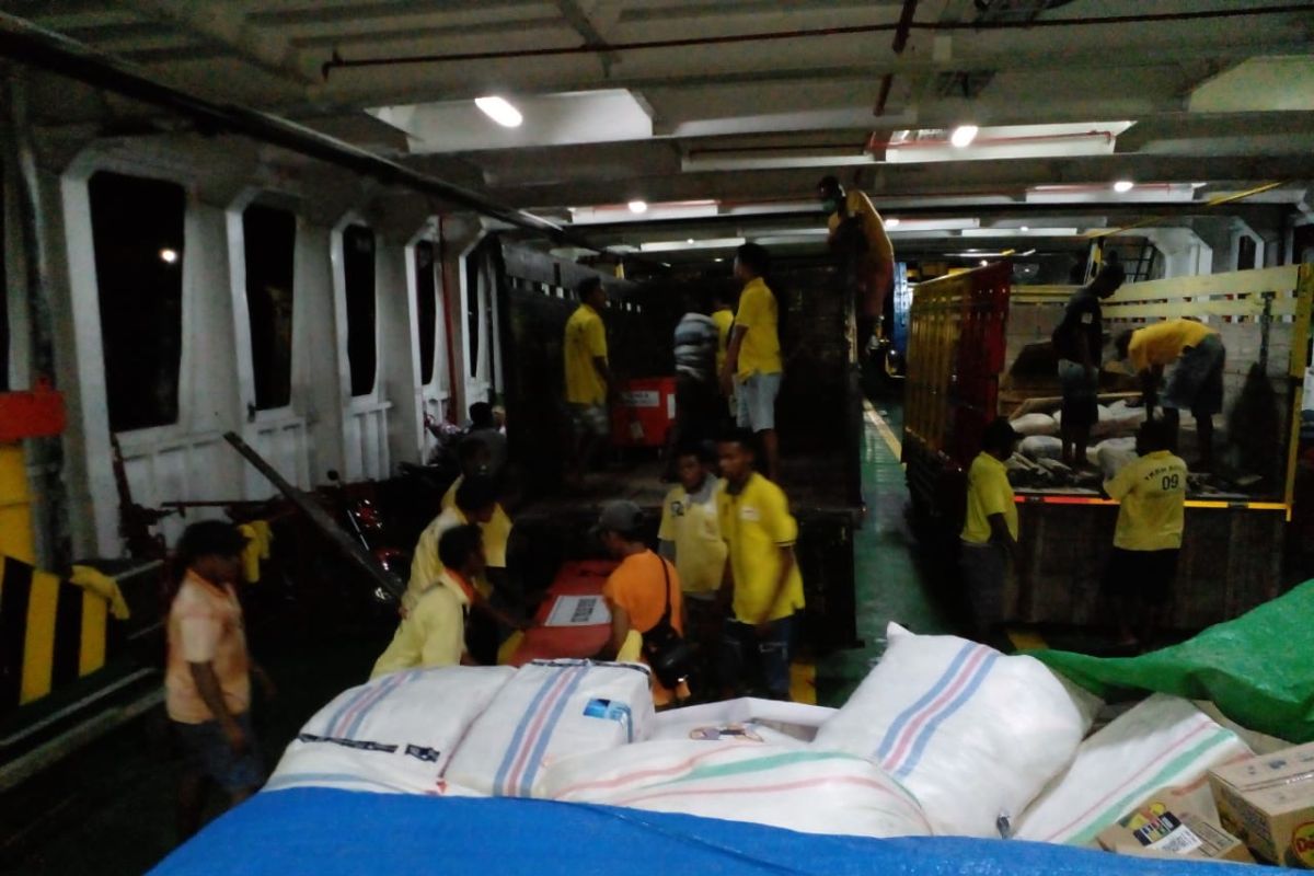 ASDP bantu mobilisasi bantuan logistik korban bencana Serojadi NTT