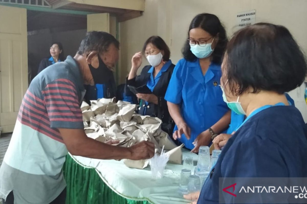 WKRI Jember jaga kerukunan beragama dengan buka Warung Kasih