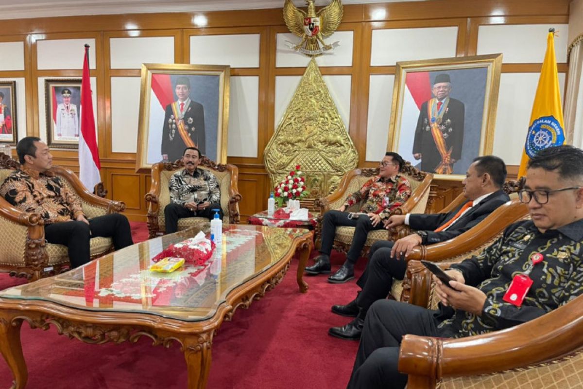 Bupati Minut bersama pejabat dari sejumlah daerah di Indonesia