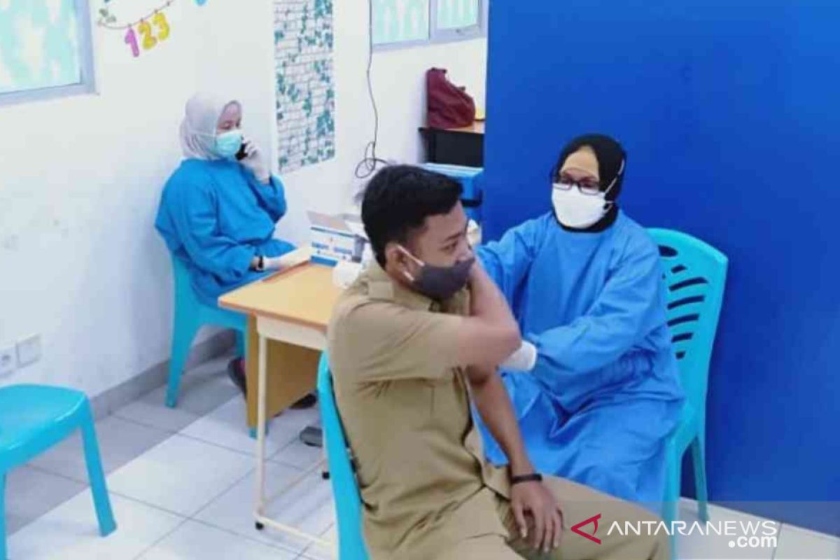15.328 tenaga pendidik di Bekasi sudah dapat vaksinasi COVID-19