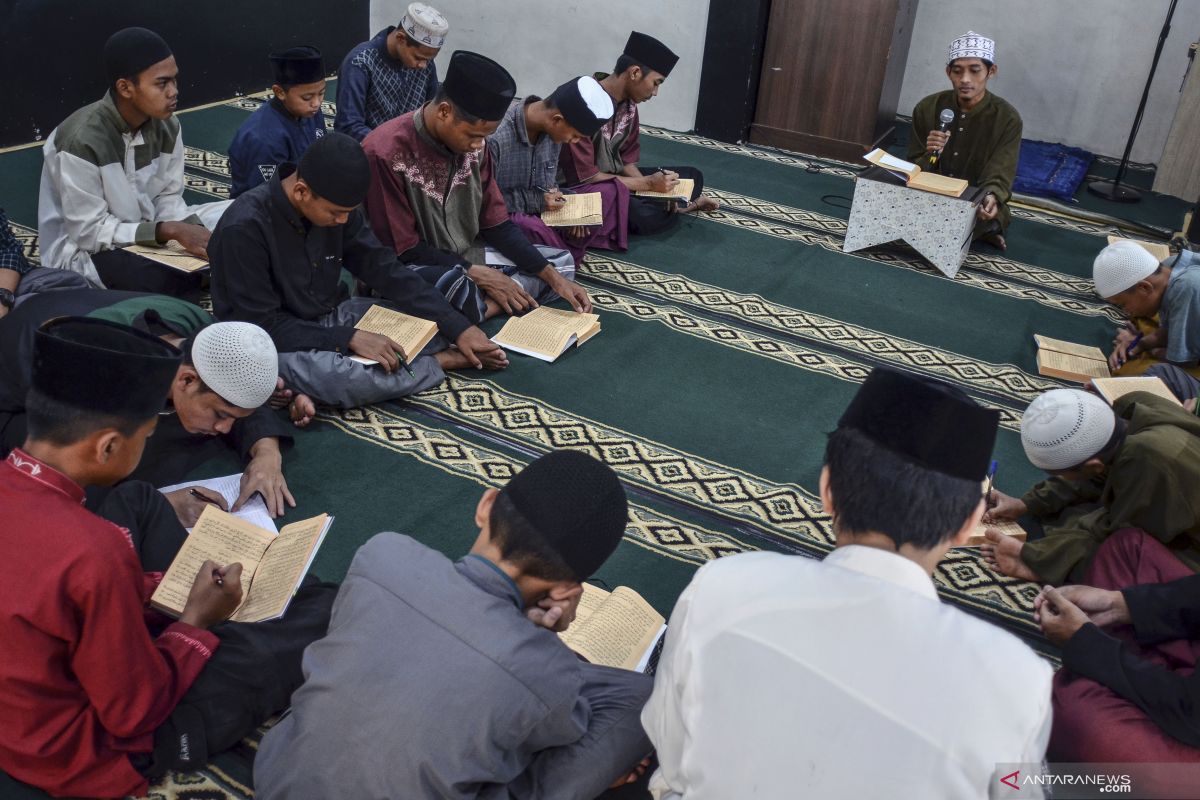 Kemenag beri bantuan Ramadhan Rp10 juta ke sekolah Islam? Cek faktanya!
