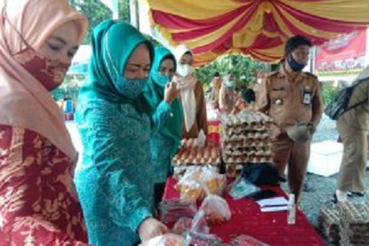 Ketua PKK Tanah Bumbu buka Pasar Murah Ramadhan