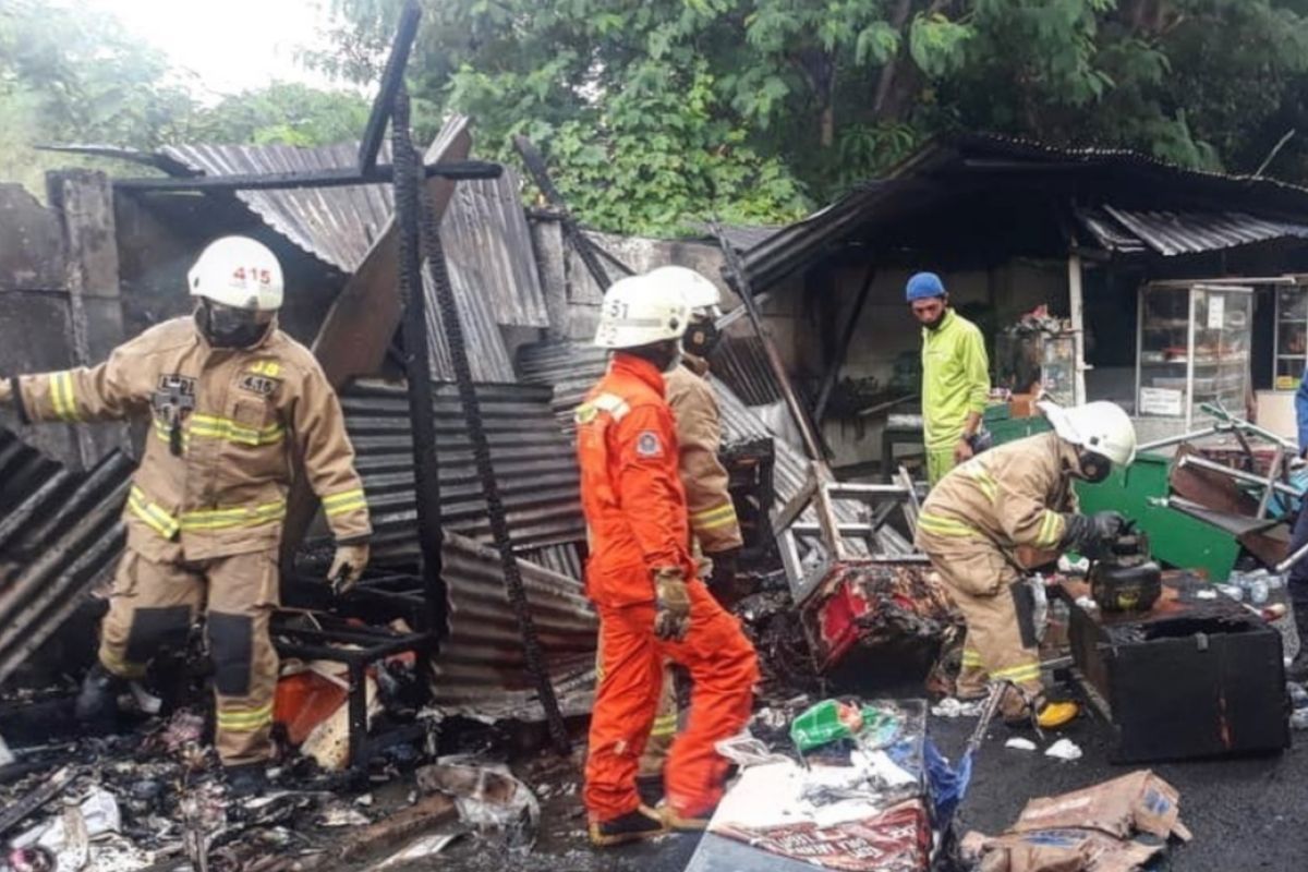 Delapan warung makan dekat Rumah Sakit Fatmawati Jaksel  terbakar