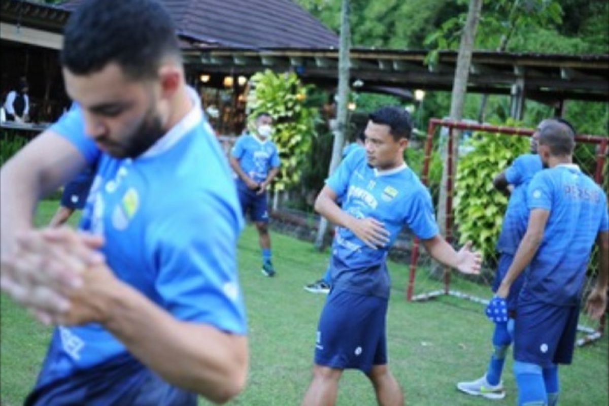 Dado sudah latihan ringan bareng pemain Persib pascacedera