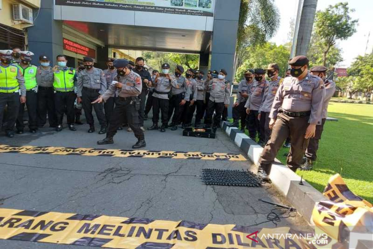 Hambat penjahat melarikan diri, Polresta Surakarta gelar latihan "Road Blocker"