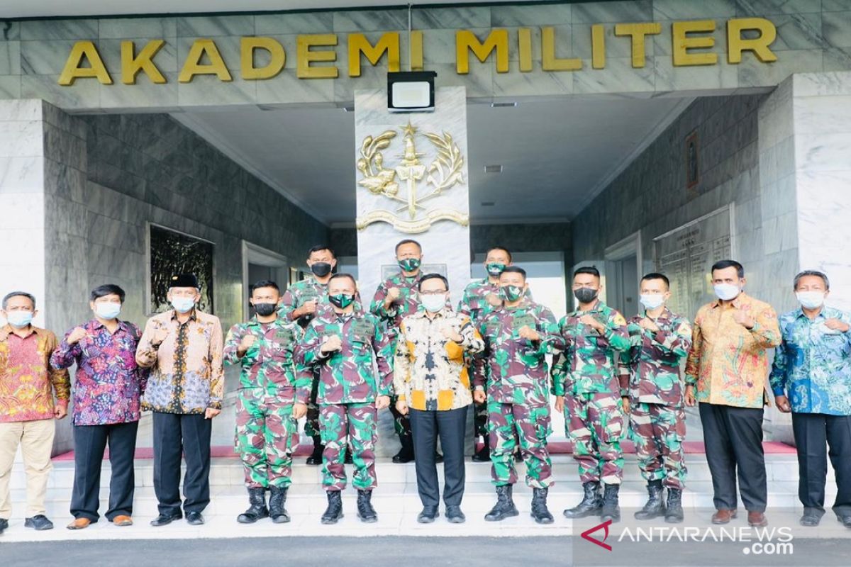 Pemkab Pamekasan fasilitasi lulusan berprestasi lanjutkan pendidikan ke Akmil dan AAU