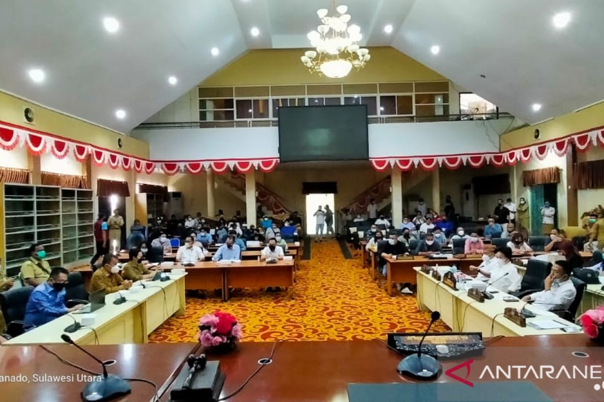 DPRD Manado pertanyakan pergantian dirut PD pasar dan honor THL